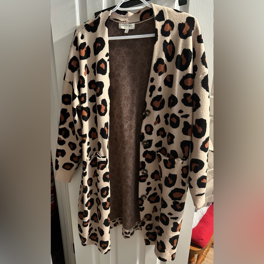 SKIES ARE BLUE CURVY Leopard print long button front cardigan size 1X